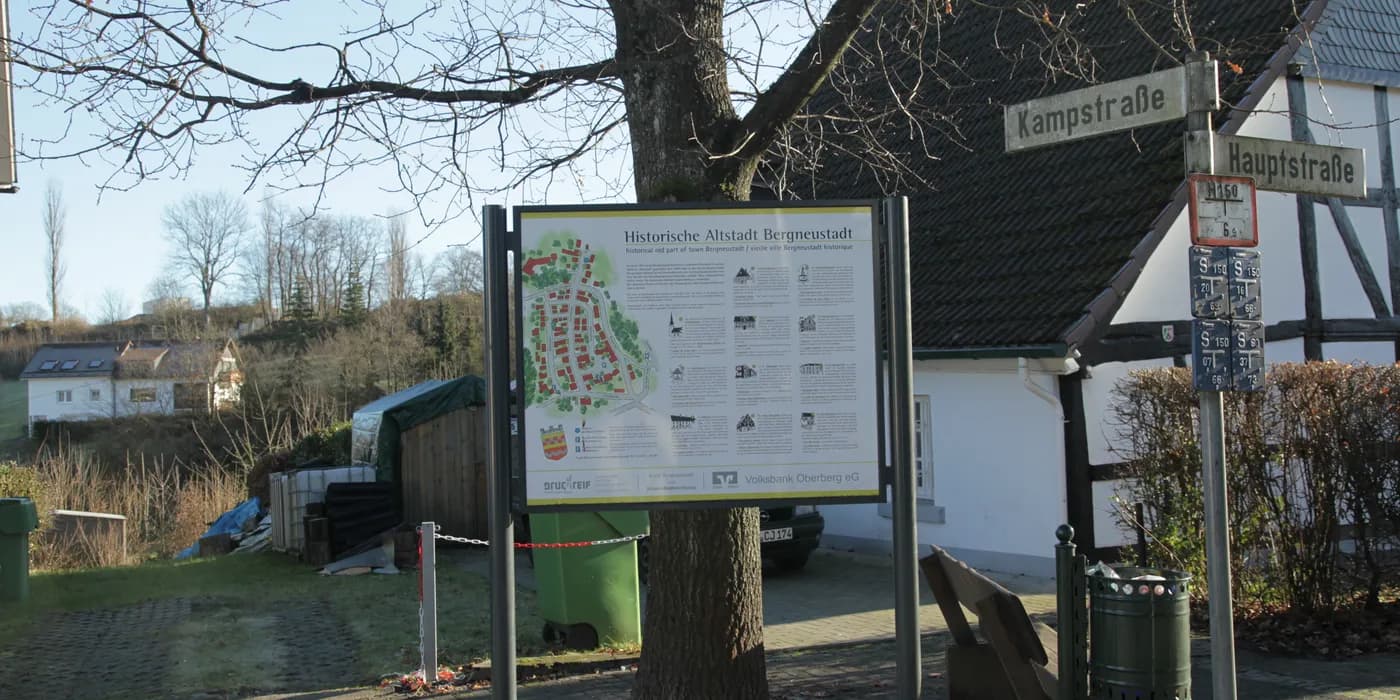 Historische Hauptstraße in der Altstadt von Bergneustadt
